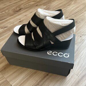 New Ecco Shape 35 Wedge Sandal in the Box